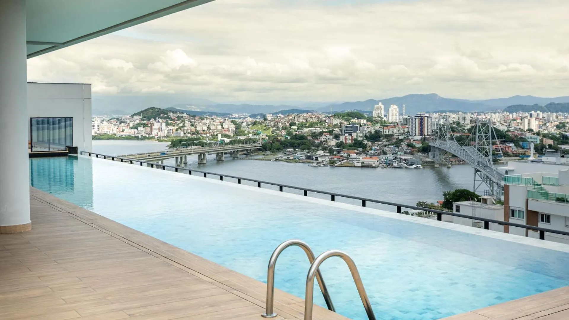 Appartement Loft Moderno C/ Vista Da Ponte Hercilio Fh8972 Florianópolis
